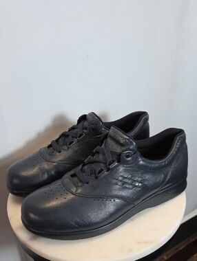 SAS Women's Navy Blue Leather Lace-Up Sneakers Size 10W